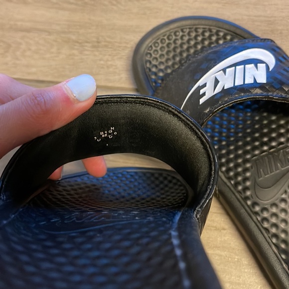 Nike slides - Picture 2 of 3